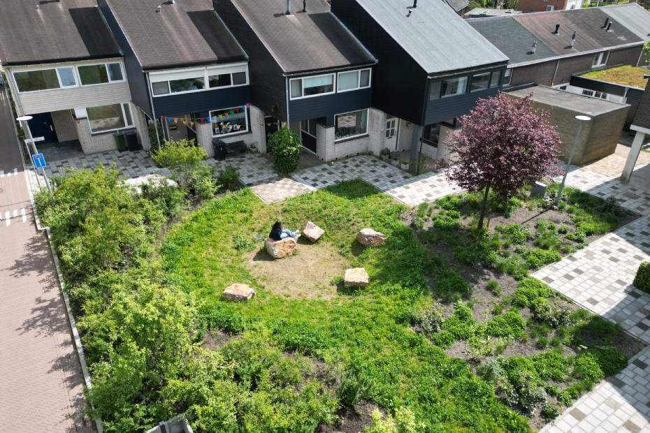 Aerial view of gardens in Mosterdhof Westervoort (Image via Veenenbos en Bosch Landscape Architects)
