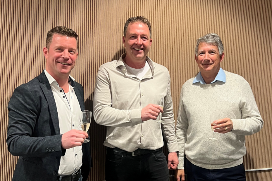 Hans Smulders, CEO of Osmaïa Netherlands, Niels van der Drift of Van der Drift Hoveniers, and CEO Eric Bouichet of Osmaïa (from left to right).