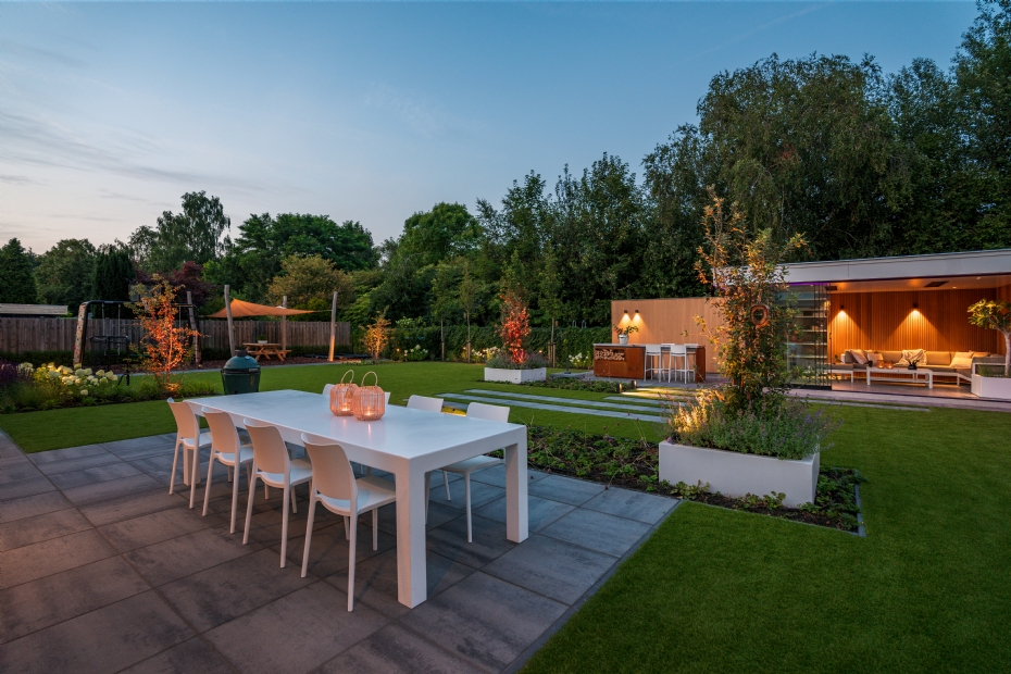 This garden in Oud-Gastel offers many opportunities for outdoor living