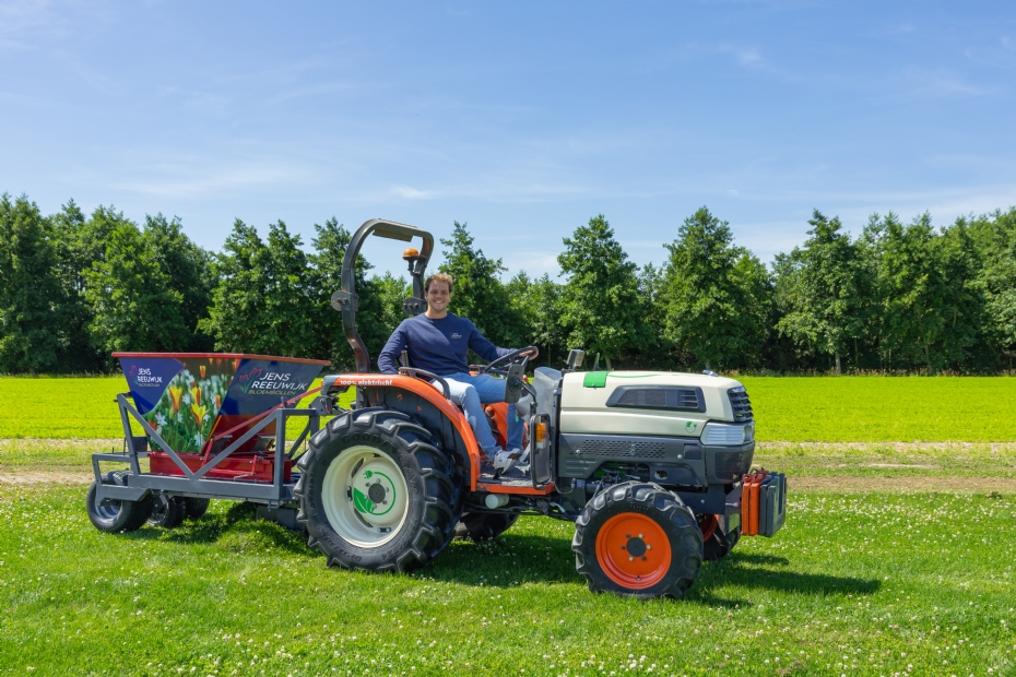 Jens Reeuwijk on his machine for planting bulbs in natural-looking patterns